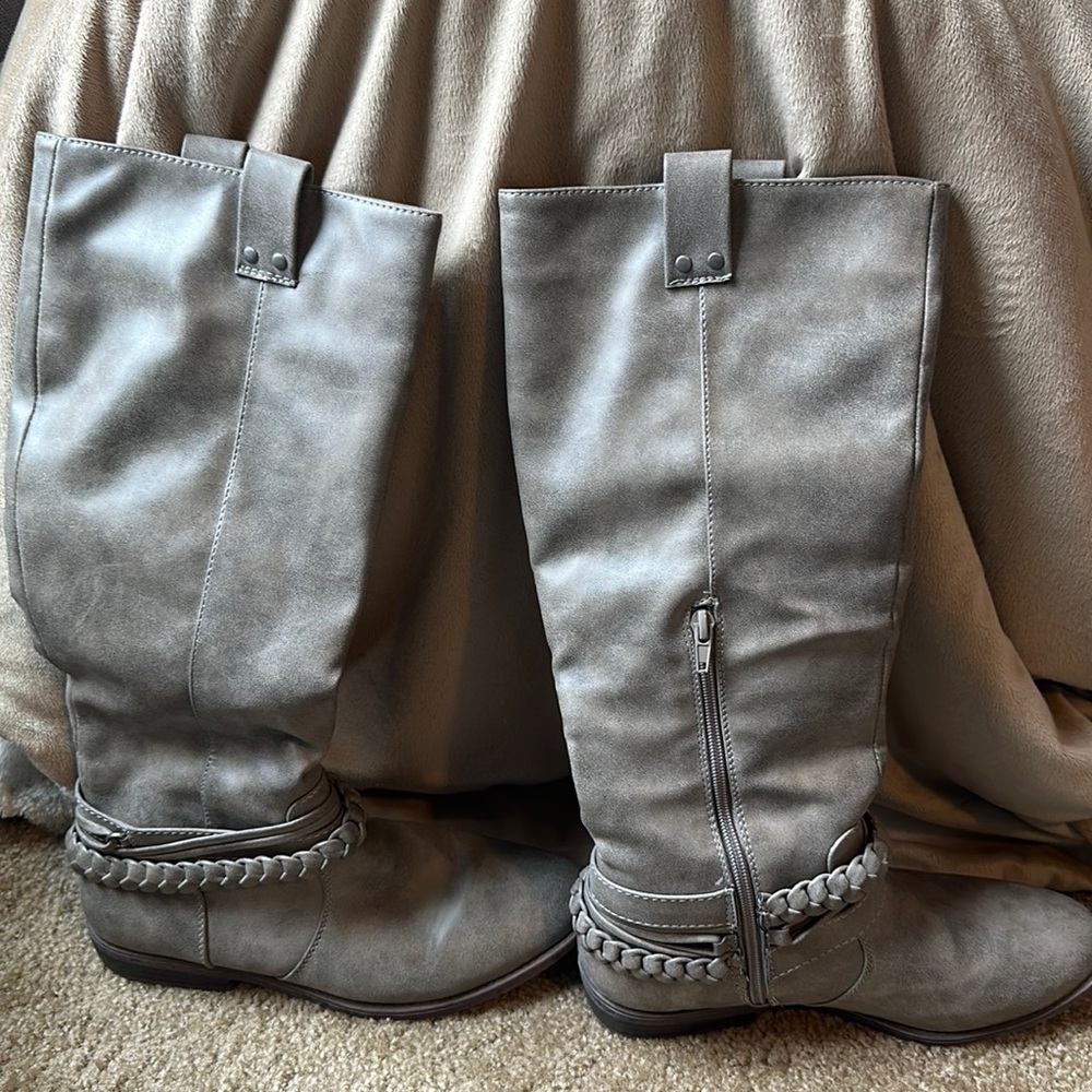 Gray Rampage Boots